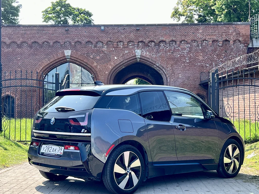 BMW i3 6