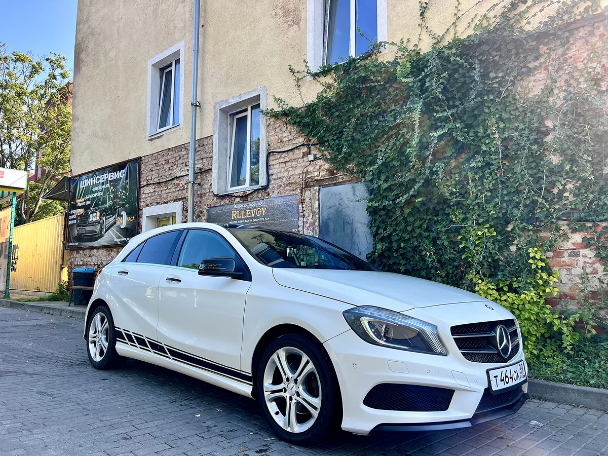 Mercedes-Benz A-Class AMG Line 3