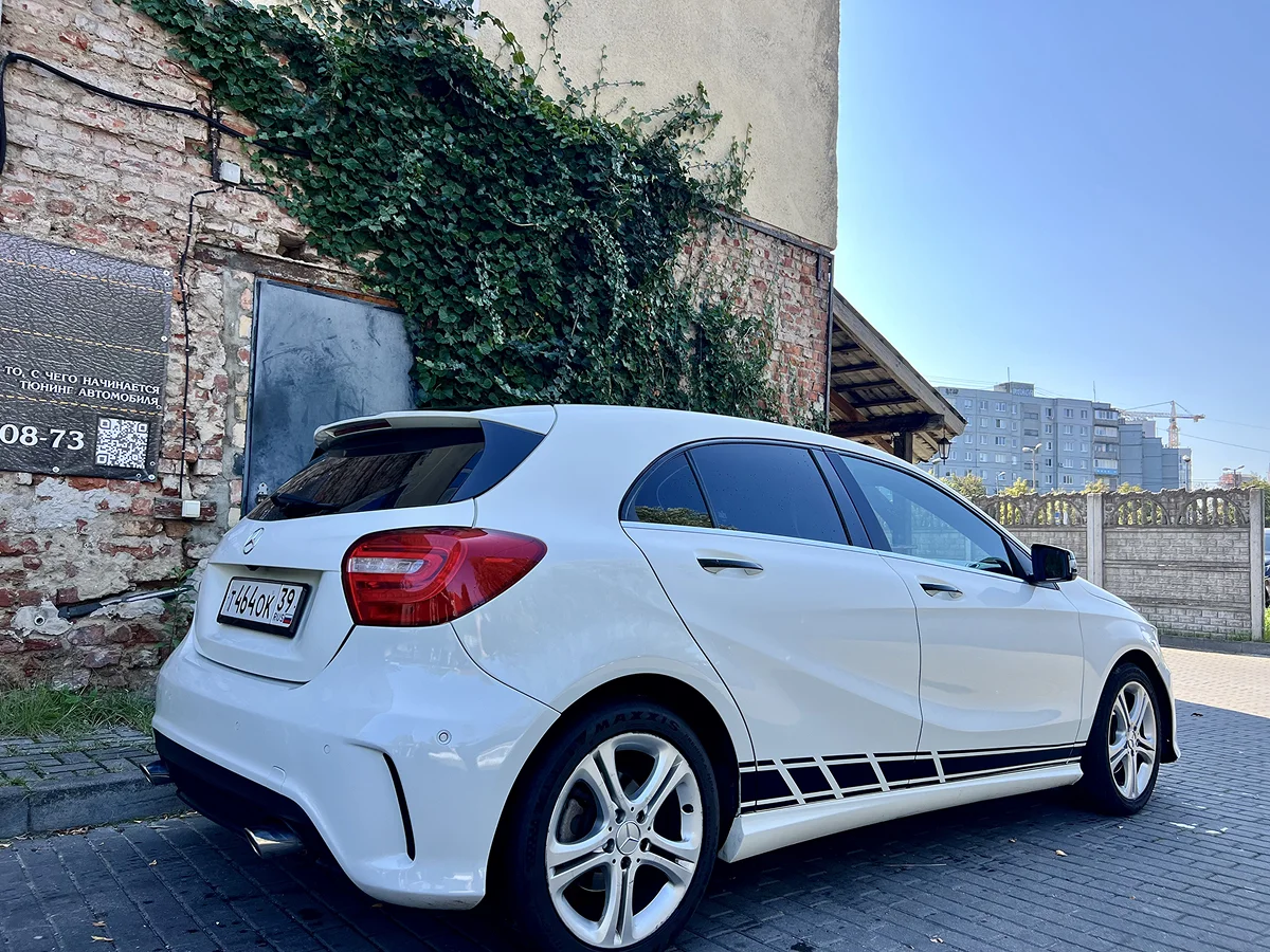 Mercedes-Benz A-Class AMG Line 4