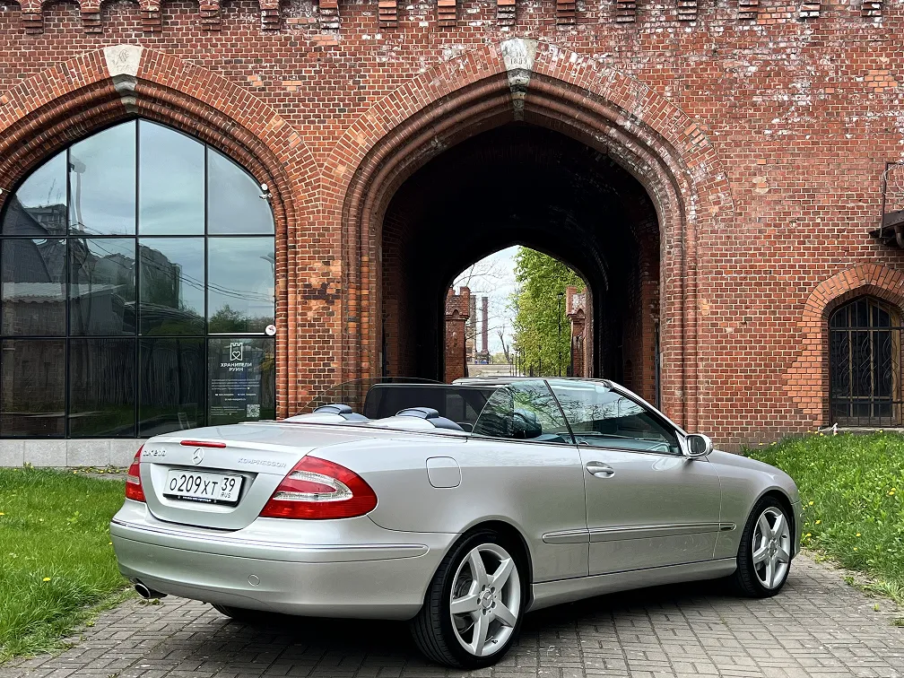 Mercedes CLK-Class 4