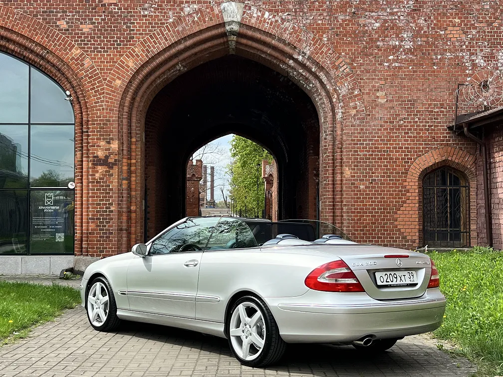 Mercedes CLK-Class 5
